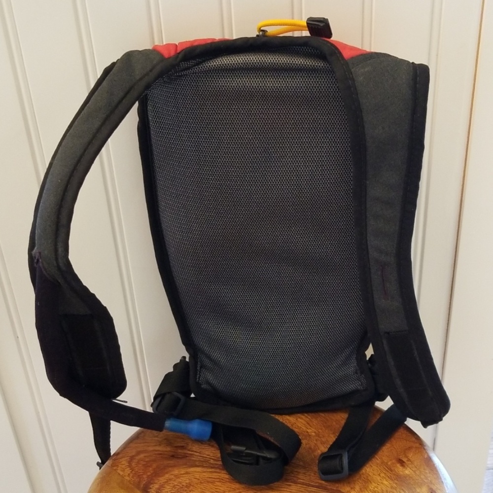 Camelbak Razor Red Runners Backpack - Picture 2 of 5
